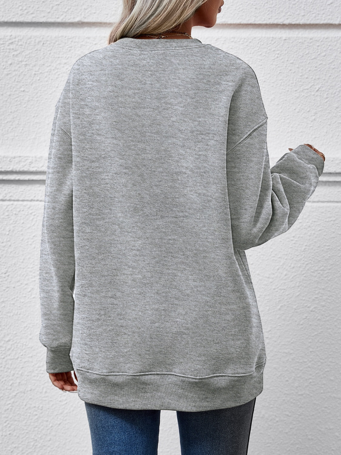 MERRY CHRISTMAS Graphic Sweatshirt - Image 6