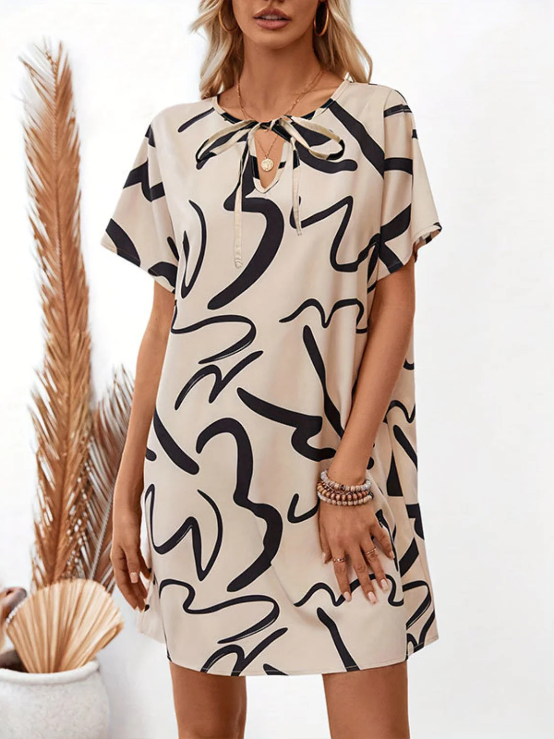 Printed Short Sleeve Mini Dress - Image 2